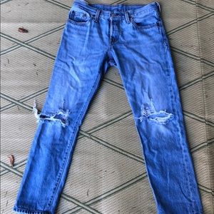 Distressed Levi’s 501 ct